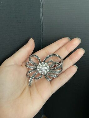 Park lane vintage Marcasite silver tone bow brooch pin